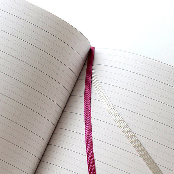 Gmund Notebook L, Reaction Purple Rain Red, Grid
